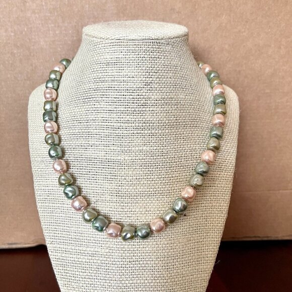 Pearl Bead Necklace and Bracelet Set - Picture 5 of 11